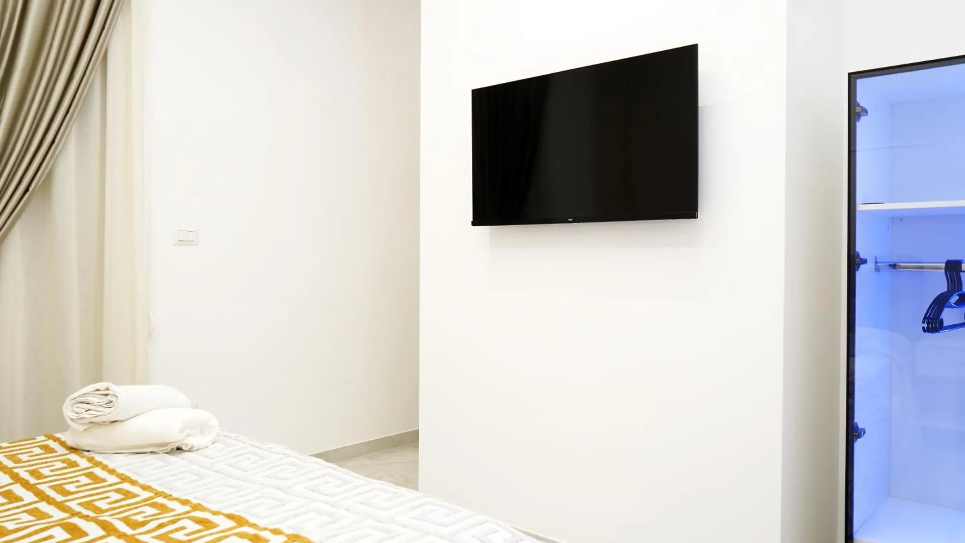 Lifestyle Naples B&B 0*,  Italy